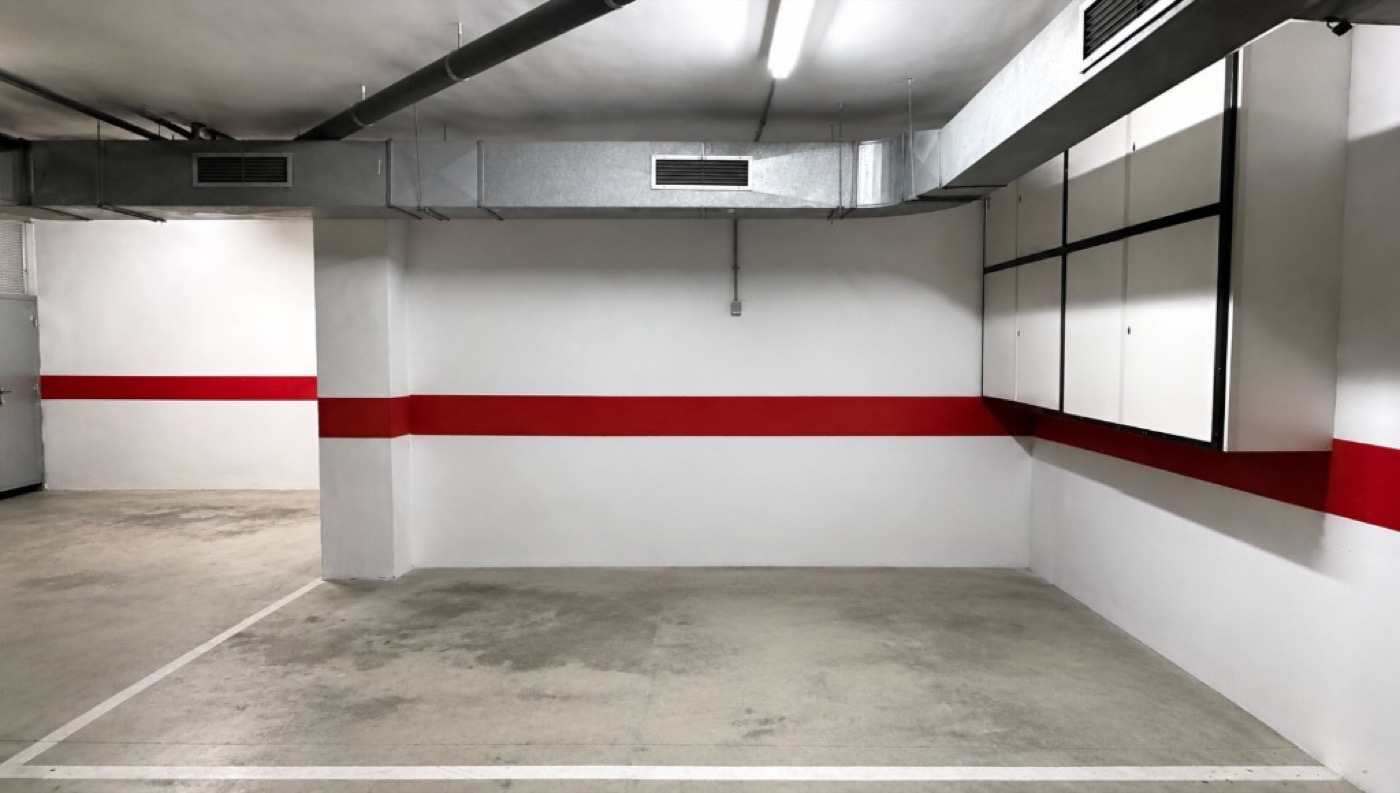 Plaza de garaje privada cubierta en Guardamar del Segura, 240 cm de ancho y 490 cm de largo